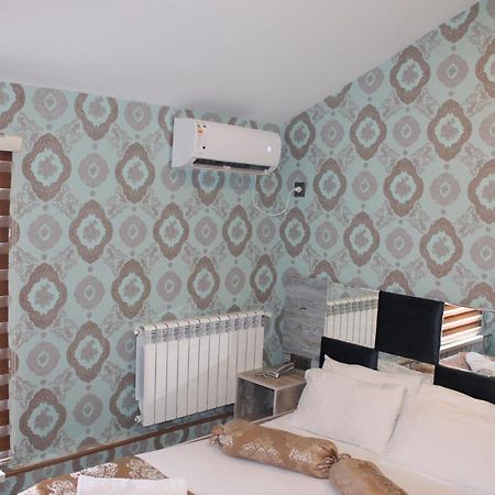 East House Hotel Baky Esterno foto