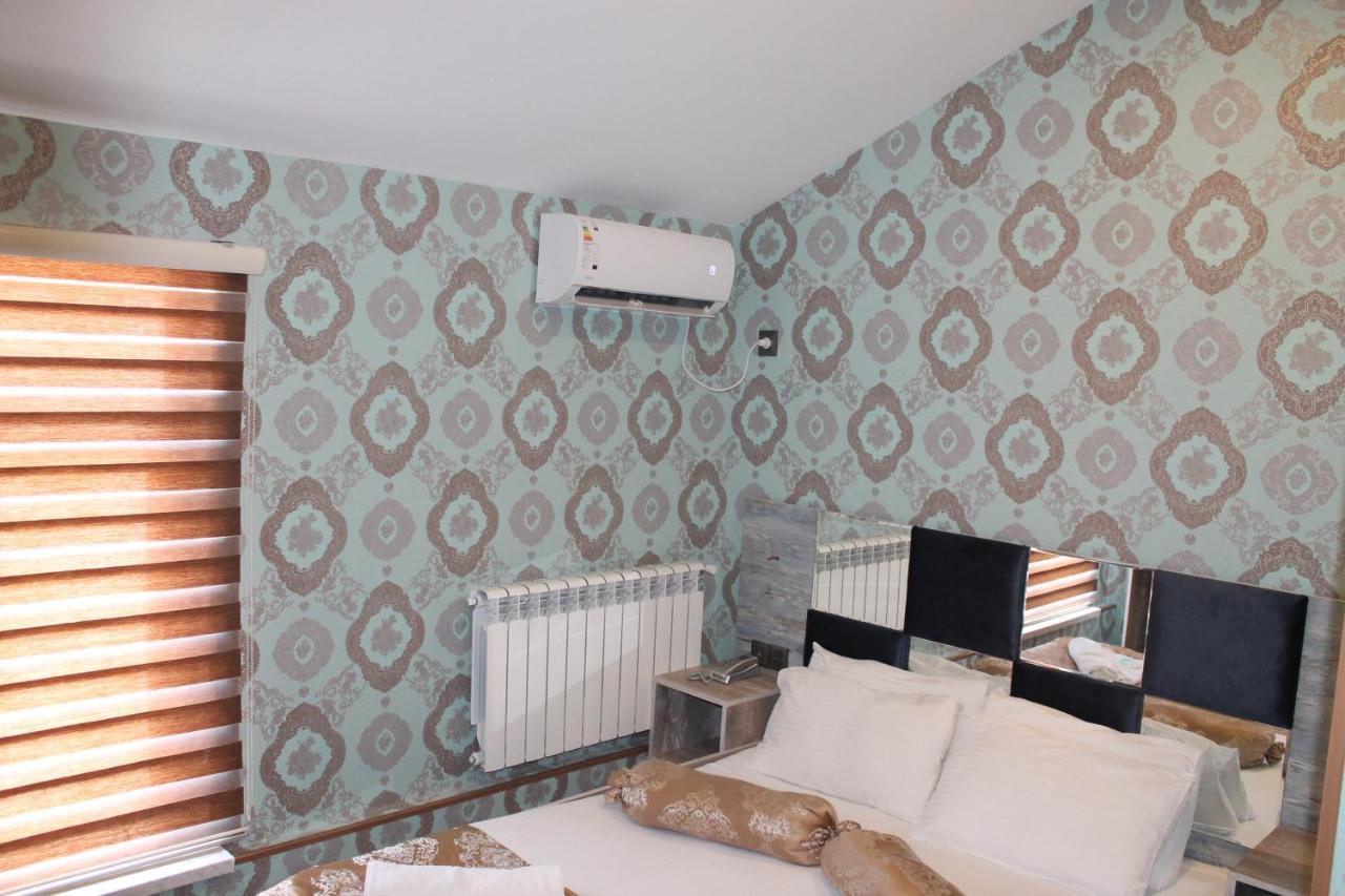 East House Hotel Baky Esterno foto