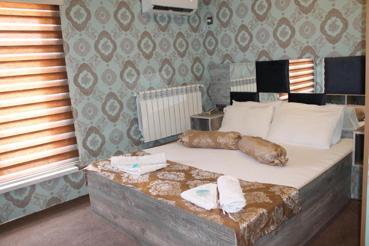 East House Hotel Baky Esterno foto