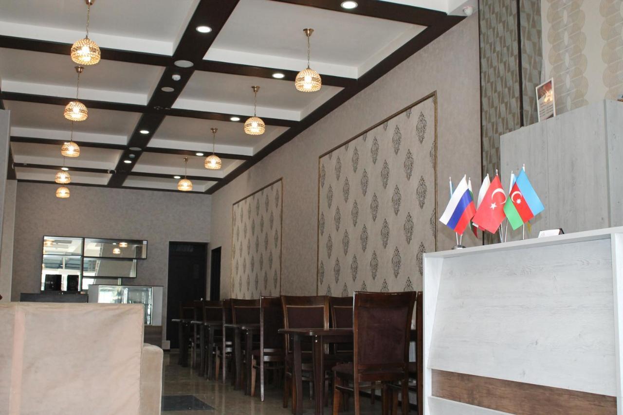 East House Hotel Baky Esterno foto