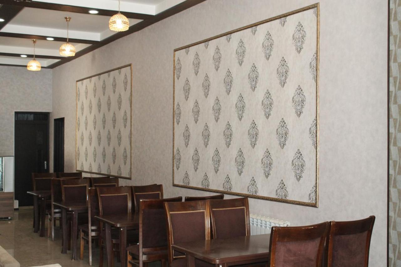 East House Hotel Baky Esterno foto