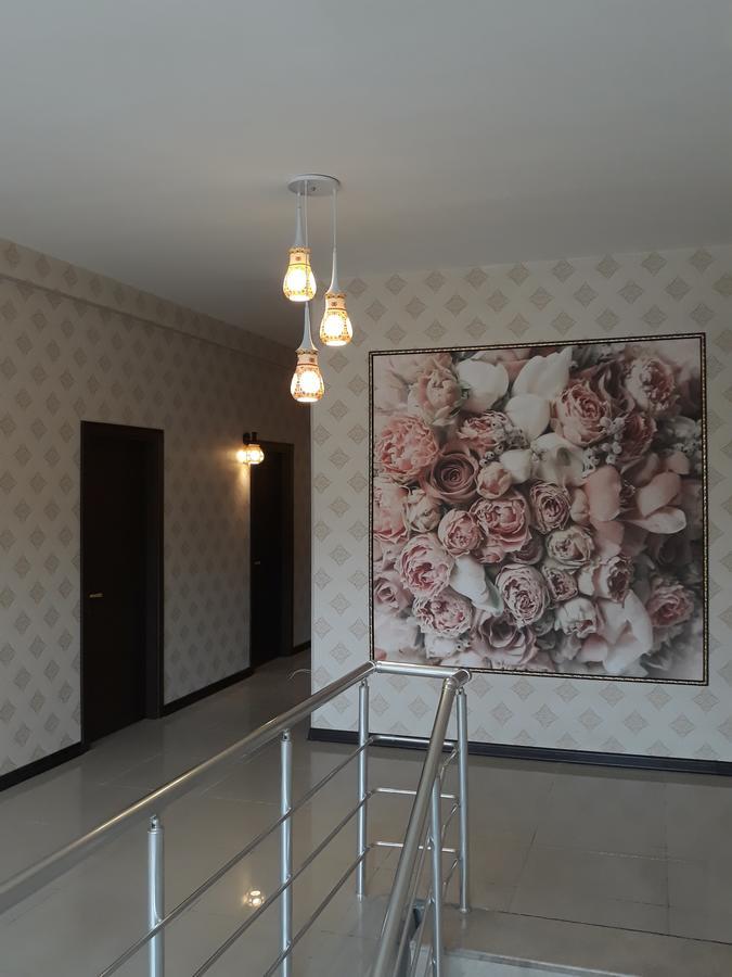 East House Hotel Baky Esterno foto