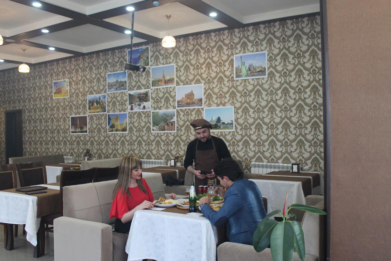East House Hotel Baky Esterno foto